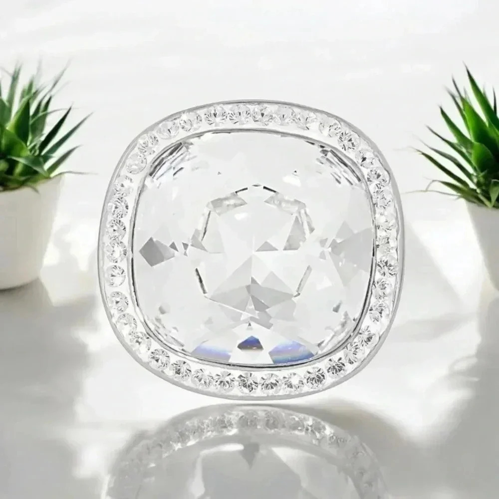 🆕 5th Avenue 
Women’s Rhodium Ring